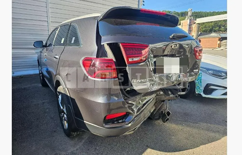 Photo 2 of 12: 2019 Kia Sorento 4WD — Korean insurance auction