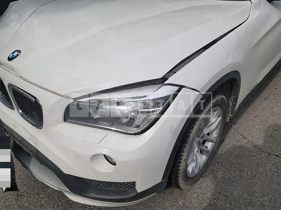 Photo 2 of 6: 2015 BMW X1 xDrive18d, VIN WBAVP7105FV209302 — Korean insurance auction