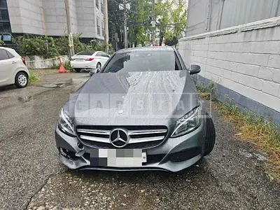 Photo 1 of 18: 2017 Mercedes-Benz C220 d — Korean insurance auction