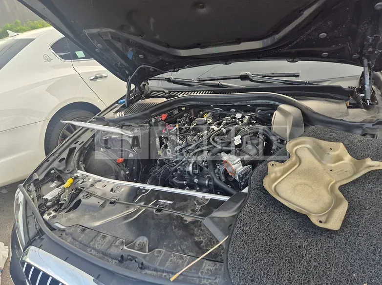 Photo 2 of 11: 2022 BMW 520i — Korean insurance auction
