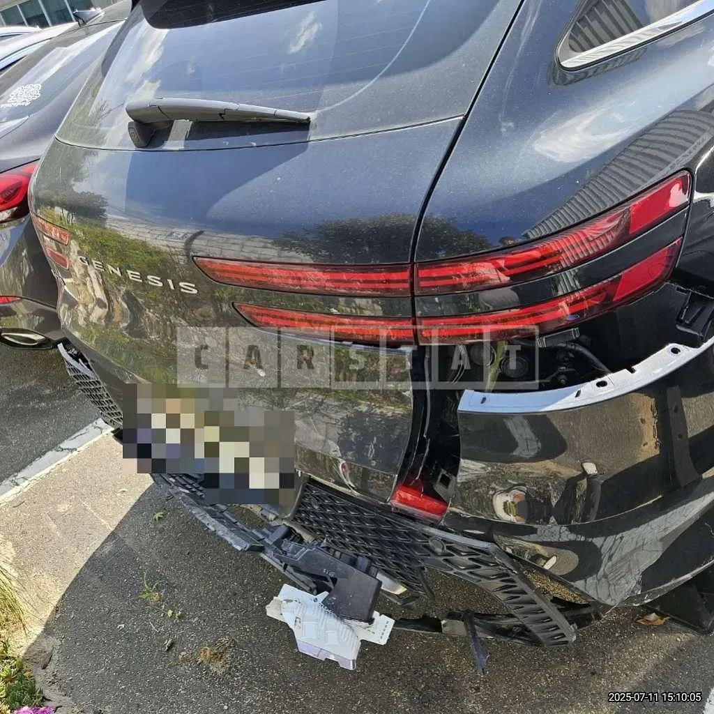 Photo 2 of 3: 2023 Genesis (parts) GV70 Combi Lamp — Korean insurance auction