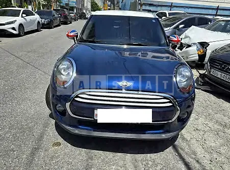 Photo 2 of 10: 2015 MINI Cooper D Five-Door — Korean insurance auction