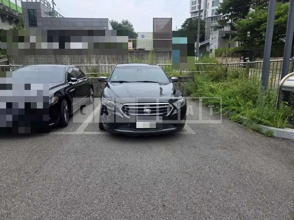 Photo 2 of 15: 2015 Ford Taurus — Korean insurance auction