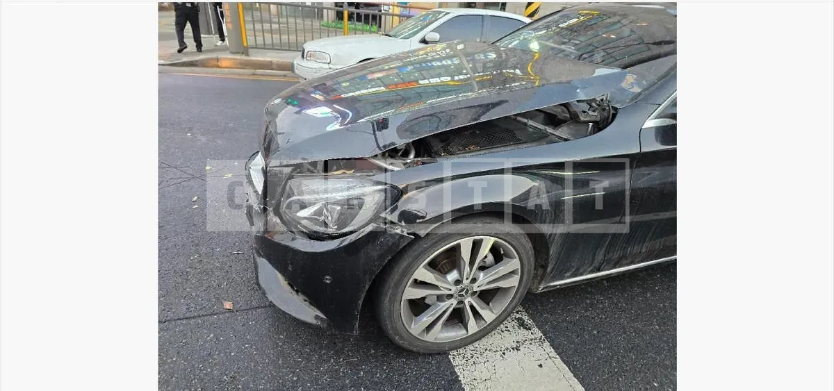 Photo 2 of 5: 2018 Mercedes-Benz C220 d — Korean insurance auction