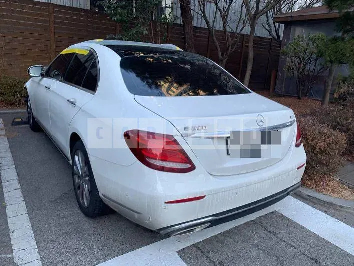 Photo 2 of 23: 2017 Mercedes-Benz E300 4Matic — Korean insurance auction