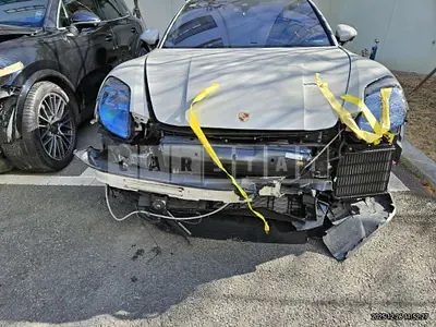 2025 Porsche Panamera 4