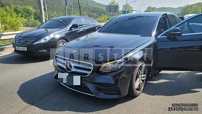 Photo 1 of 7: 2019 Mercedes-Benz E300, VIN WDDZF4JB9KA646069 — Korean insurance auction