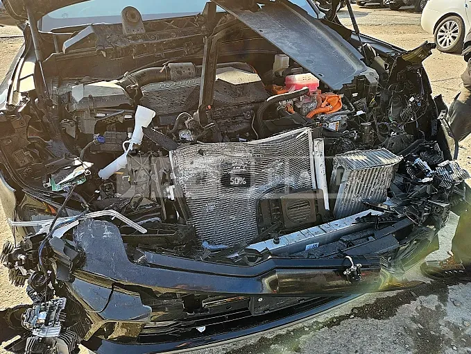 Photo 2 of 17: 2022 Kia Sorento, VIN KNARH81GBNA068790 — Korean insurance auction