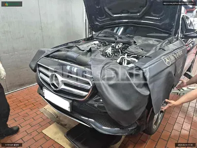 Photo 1 of 21: 2019 Mercedes-Benz E220 d, VIN WDDZF0EB2KA692698 — Korean insurance auction