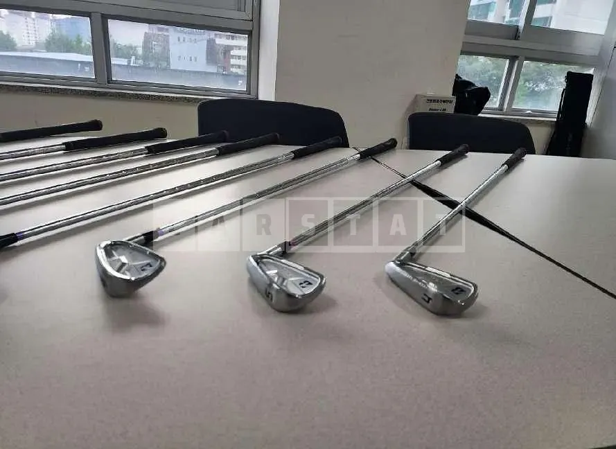 Photo 2 of 20: 2023 Golf club sets and other cargo — Korean insurance auction