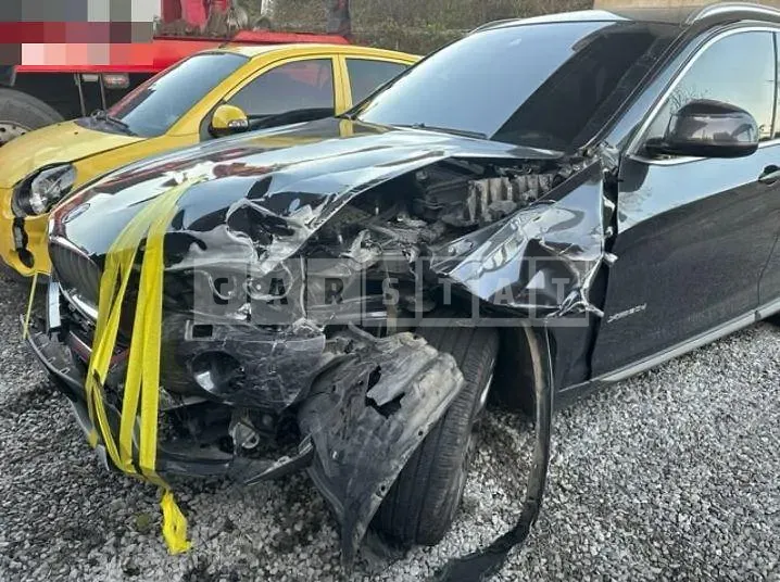 Photo 2 of 8: 2017 BMW X4 xDrive20d — Korean insurance auction