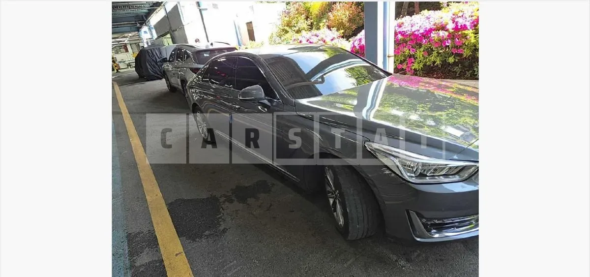 Photo 2 of 10: 2016 Genesis EQ900 — Korean insurance auction