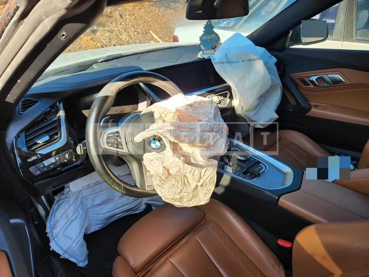 Photo 2 of 4: 2022 BMW Z4 sDrive20i, VIN WBAHF710XNWX49639 — Korean insurance auction