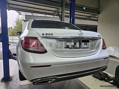 Photo 1 of 24: 2018 Mercedes-Benz E300 4Matic — Korean insurance auction