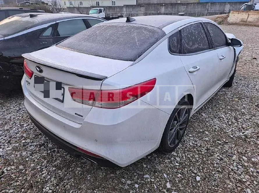 Photo 2 of 9: 2016 Kia K5 — Korean insurance auction