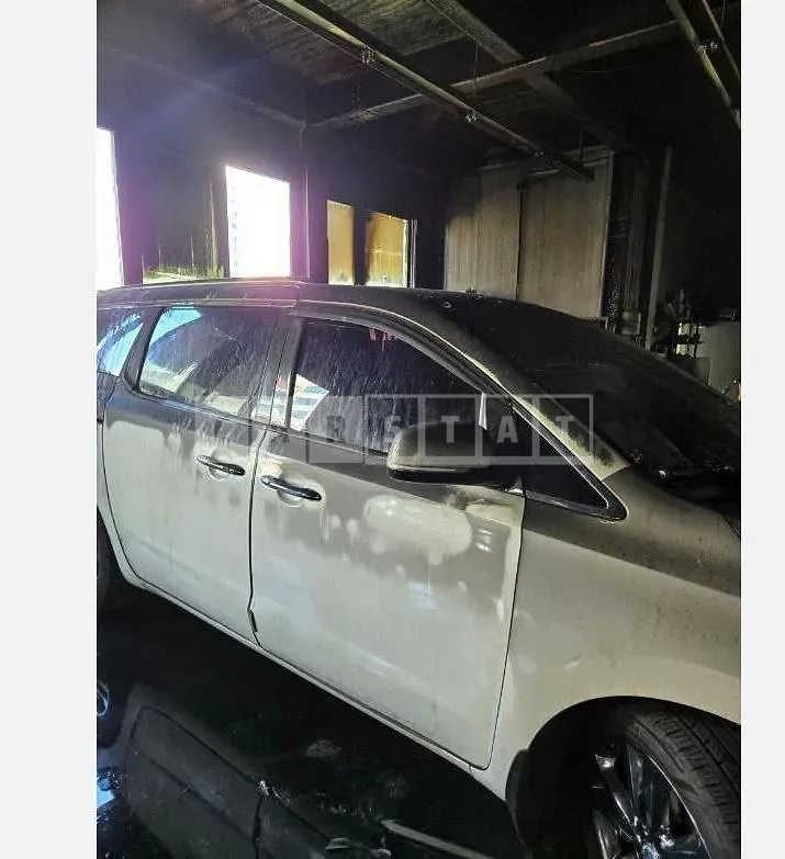 Photo 2 of 12: 2017 Kia Carnivals — Korean insurance auction