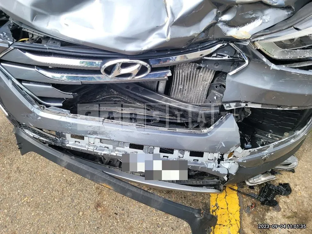 Photo 2 of 28: 2015 Hyundai Santa Fe DM 2.0, VIN KMHSW81UBFU480362 — Korean insurance auction
