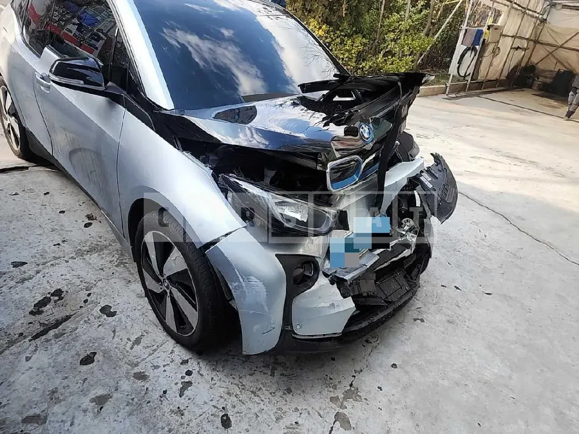 Photo 2 of 6: 2017 BMW i3 94AH Lux — Korean insurance auction