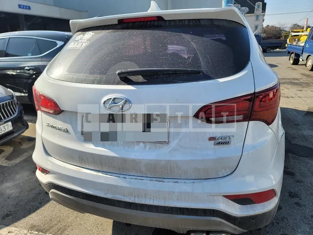 Photo 2 of 19: 2016 Hyundai Santa Fe 2.0 (4WD), VIN KMHSW81UDGU641469 — Korean insurance auction