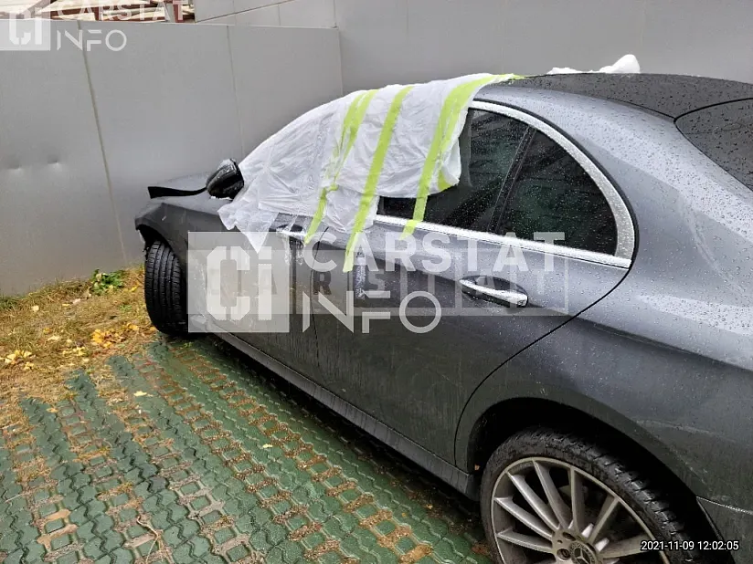 Photo 2 of 18: 2020 Mercedes-Benz E350 4Matic, VIN W1KZF8GB7MA875464 — Korean insurance auction