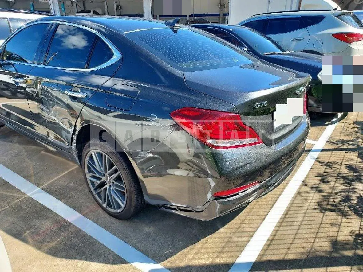 Photo 2 of 9: 2018 Genesis G70 — Korean insurance auction