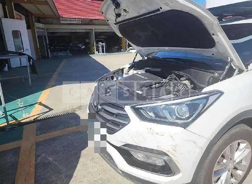 Photo 2 of 11: 2017 Hyundai Santa Fe DM — Korean insurance auction