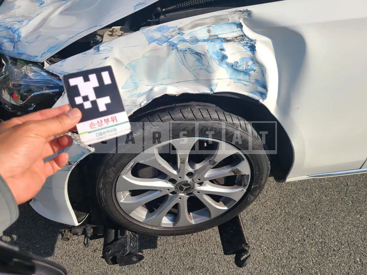 Photo 2 of 36: 2019 Mercedes-Benz E300 4Matic, VIN WDDZF4KB8KA639001 — Korean insurance auction
