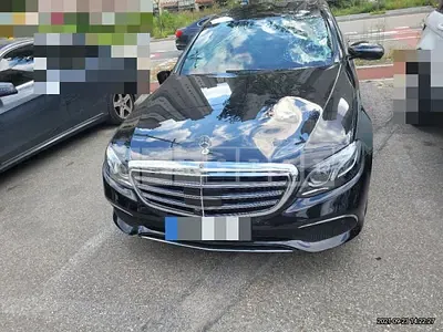 Photo 1 of 19: 2020 Mercedes-Benz E 300 4Matic, VIN W1KZF4KB2LA811119 — Korean insurance auction