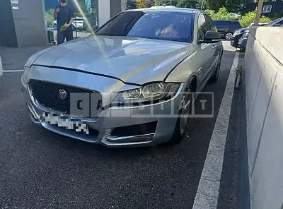 Photo 1 of 31: 2018 Jaguar XF 20d, VIN SAJBB4BN9JCY64081 — Korean insurance auction
