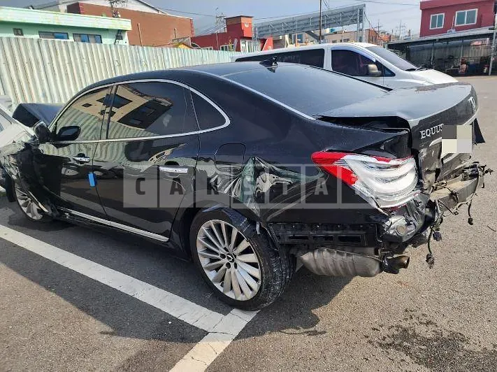 Photo 2 of 13: 2015 Hyundai Ecus — Korean insurance auction