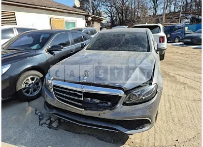 Photo 1 of 18: 2017 Mercedes-Benz E220 d — Korean insurance auction