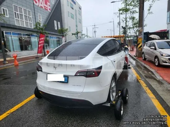 Photo 2 of 4: 2021 Tesla Model Y LongRange — Korean insurance auction