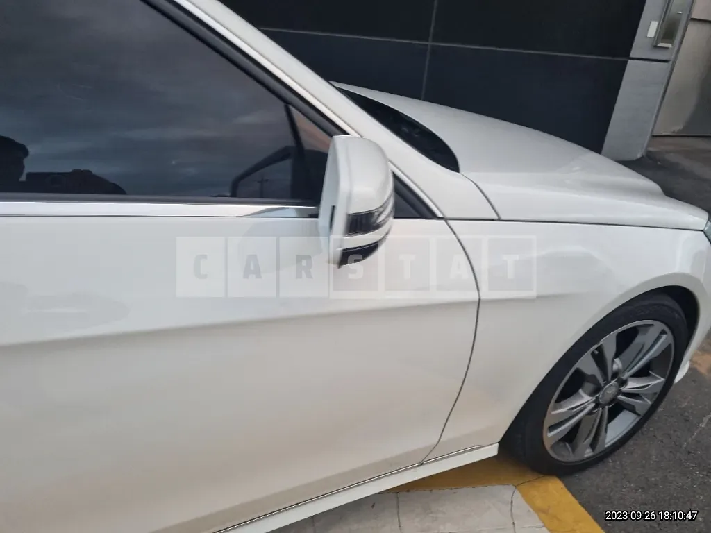 Photo 2 of 81: 2014 Mercedes-Benz E300 — Korean insurance auction