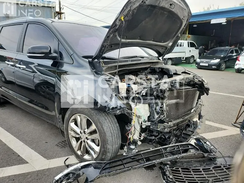 Photo 2 of 13: 2015 Kia Carnival, VIN KNAMC81ABGS082247 — Korean insurance auction