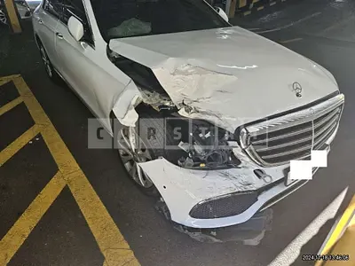 Photo 1 of 7: 2017 Mercedes-Benz E220 d 4Matic — Korean insurance auction