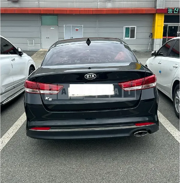 Photo 2 of 6: 2018 Kia K5 — Korean insurance auction