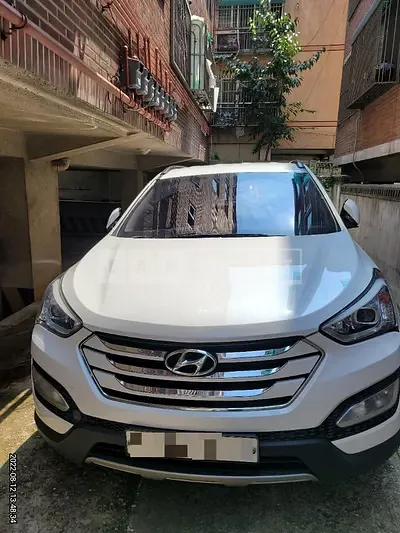 Photo 1 of 6: 2015 Hyundai Santa Fe, VIN KMHSW81UBFU441404 — Korean insurance auction