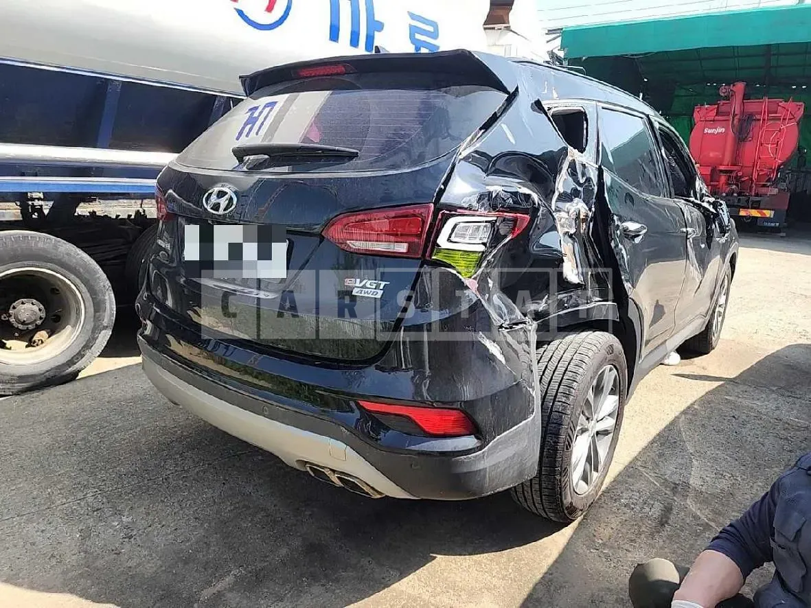 Photo 2 of 19: 2016 Hyundai Santa Fe DM 4WD — Korean insurance auction