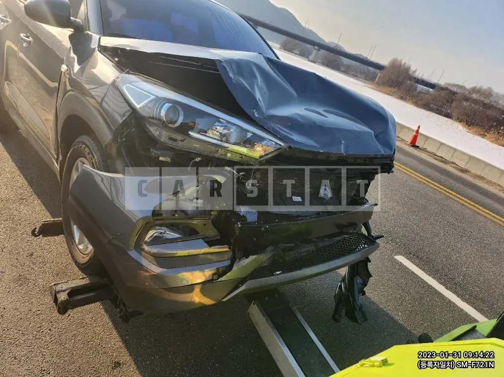 Photo 2 of 5: 2015 Hyundai Tucson 1.7, VIN KMHJ2815GGU031242 — Korean insurance auction