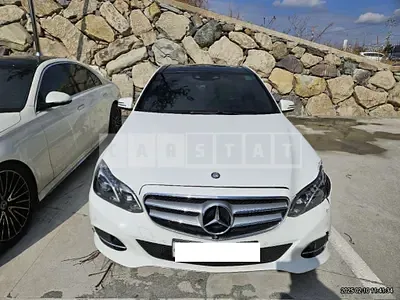 Photo 1 of 13: 2016 Mercedes-Benz E 300 4Matic — Korean insurance auction