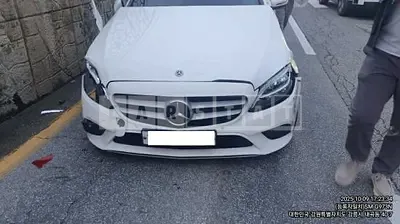 Photo 1 of 9: 2019 Mercedes-Benz C 200 — Korean insurance auction