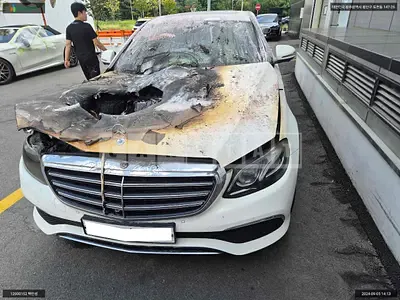 Photo 1 of 14: 2019 Mercedes-Benz E300, VIN WDDZF4JBXKA547499 — Korean insurance auction