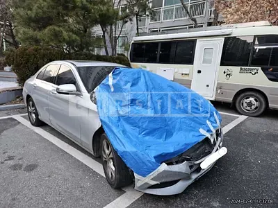 Photo 1 of 19: 2018 Mercedes-Benz C220d 4Matic, VIN WDDWF0FB7JR386260 — Korean insurance auction