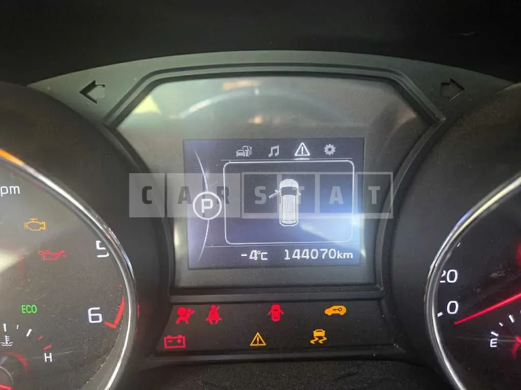 Photo 2 of 5: 2015 Kia Carnivals — Korean insurance auction