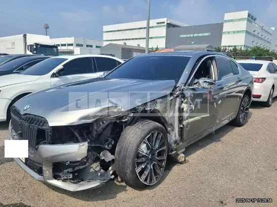 Photo 2 of 31: 2021 BMW 740d xDrive — Korean insurance auction
