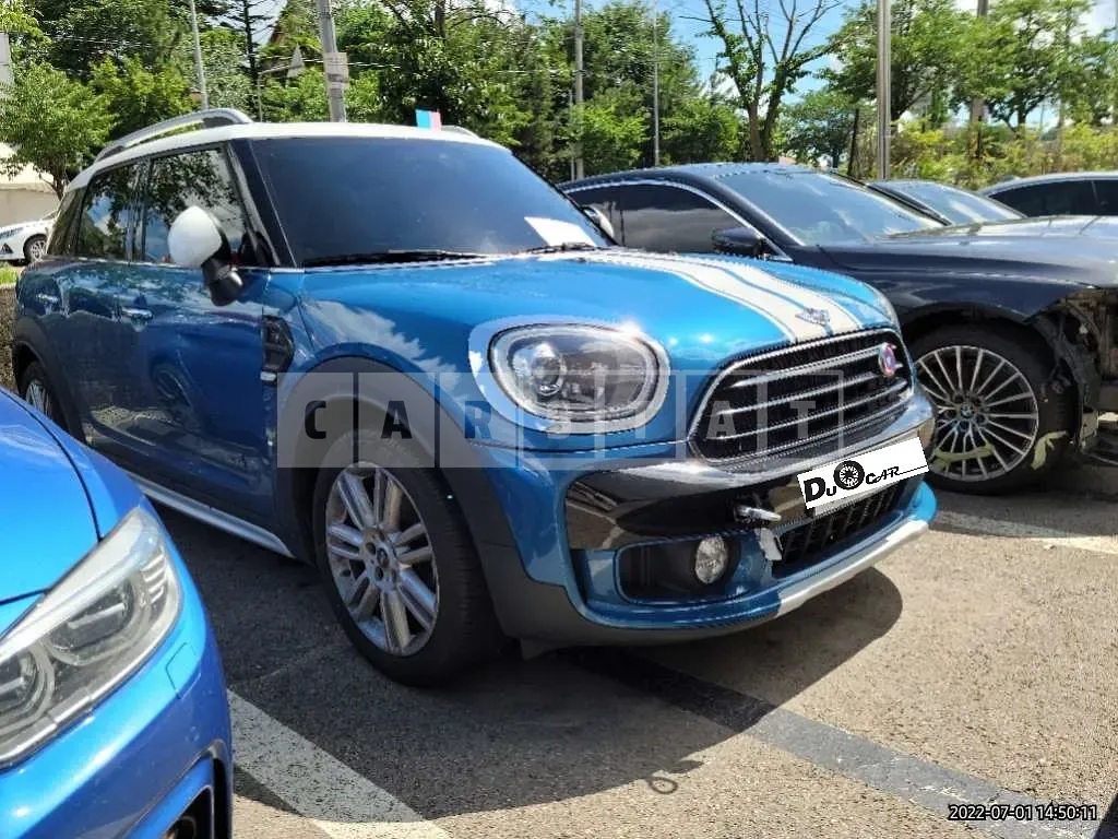 Photo 2 of 5: 2018 MINI Cooper D Countryman ALL4, VIN WMWYU1105J3D18594 — Korean insurance auction
