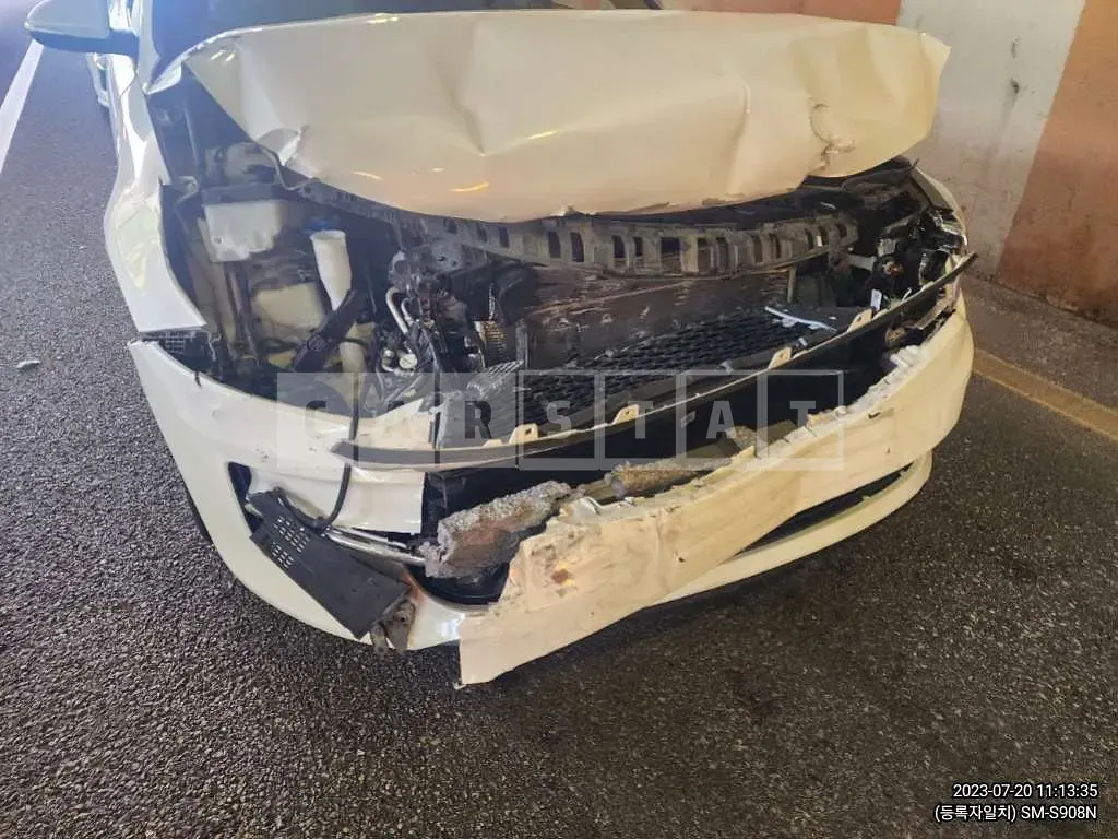 Photo 2 of 15: 2016 Kia K5, VIN KNAGX411BGA007897 — Korean insurance auction