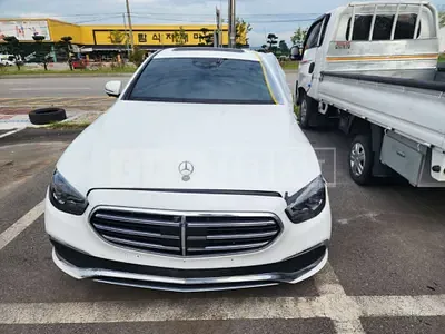 Photo 1 of 33: 2022 Mercedes-Benz E250 — Korean insurance auction