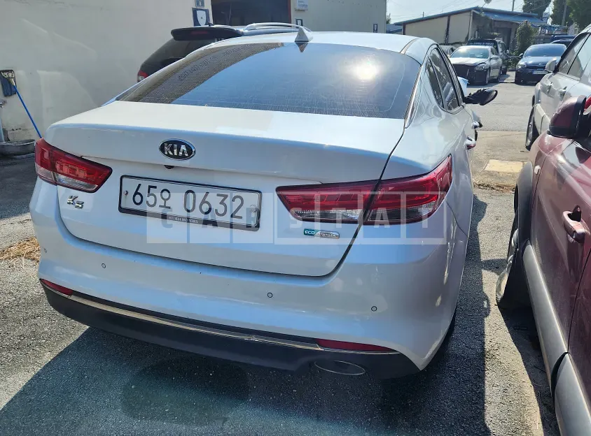Photo 2 of 5: 2016 Kia K5, VIN KNAGX415GGA059857 — Korean insurance auction