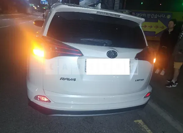 Photo 2 of 21: 2018 Toyota RAV4 2VD — Korean insurance auction